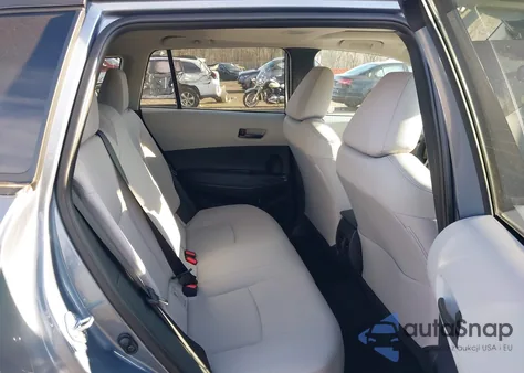 2025 Toyota Corolla Cross Le z USA, uszkodzony, nr VIN 7MUBAABG5SV136121